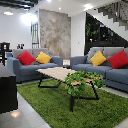 Jb Homestay Bukit Indah Wifi Ciq Mall Legoland Free Parking Johor Bahru Ngoại thất bức ảnh